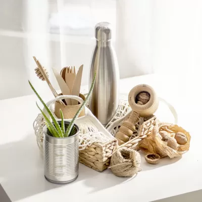 branded Mega Copper Vacuum Insulated Bottle 760ml, from our range of promotional Drink Bottles - Metal