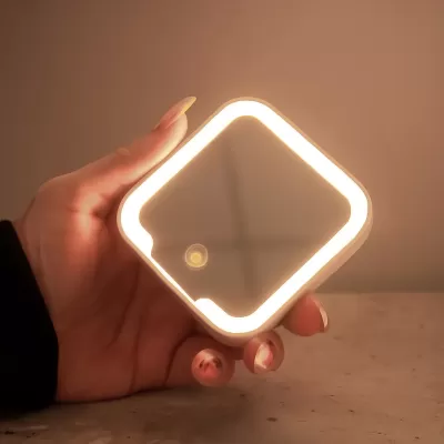 Glow Compact Mirror with LED