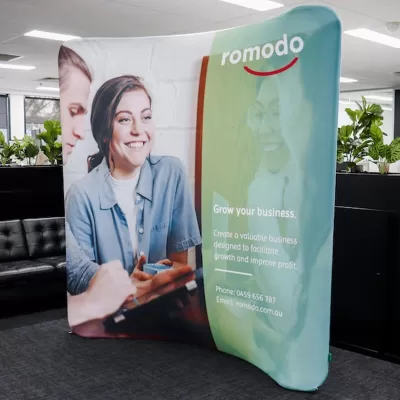 Curved Stretch Medium Polyester Media Wall
