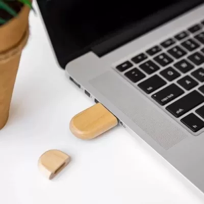 Okoolar 16GB Bamboo USB Flash Drive