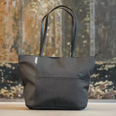 Swissdigital Arosa 37L Tote Bag